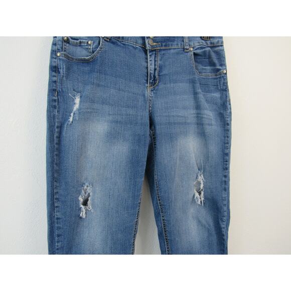 Lane Bryant Size 14 Straight Leg Denim Jeans Medium Blue Casual Distressed Capri - Picture 2 of 5
